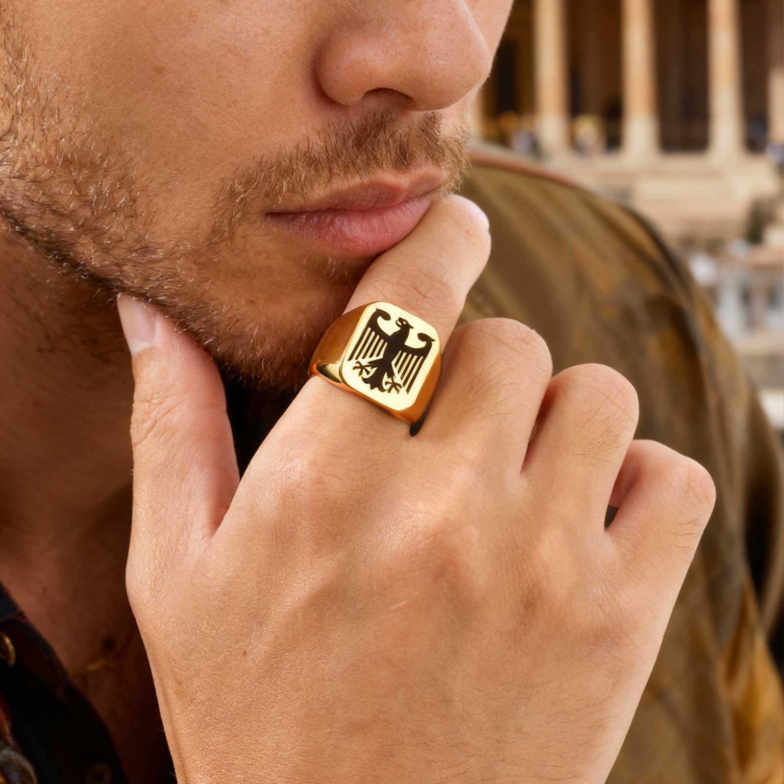 Anillo Personalizado de Halcón - Vintage Fashion Ads reseña y precio